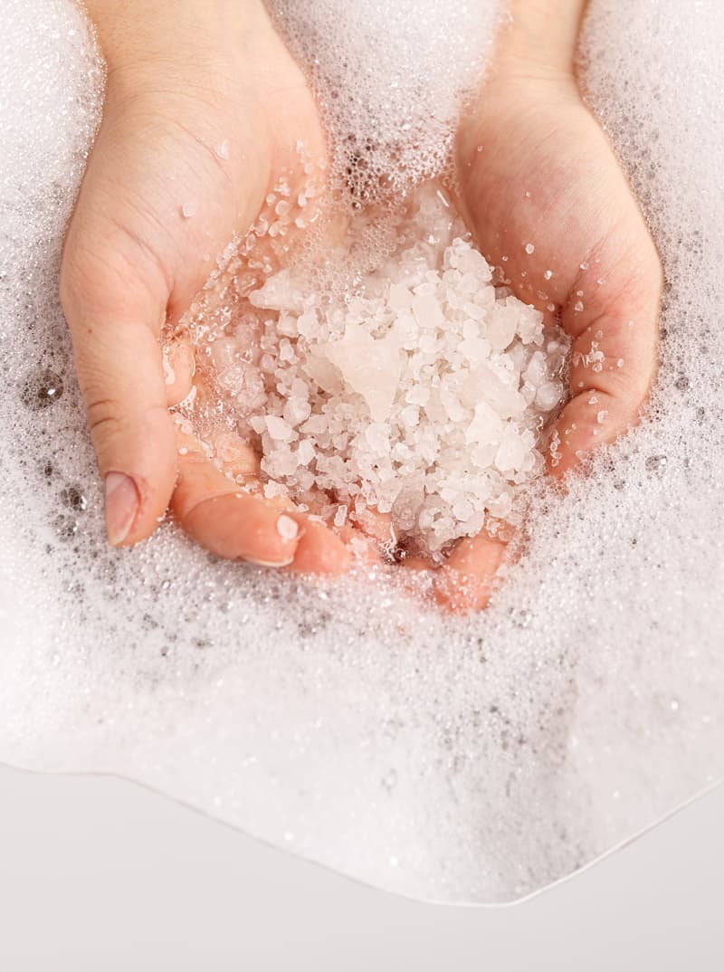 detox salt bath